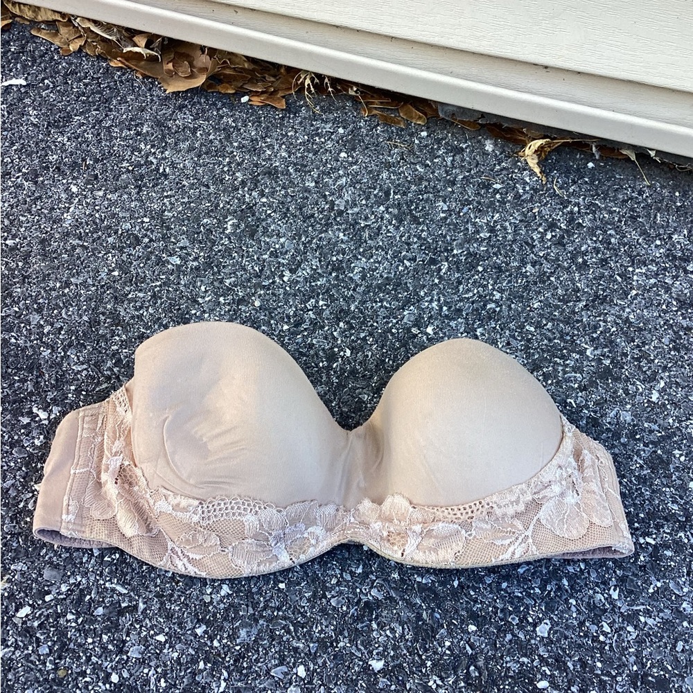 Body by Victoria’s Secret lined strapless sz 32D